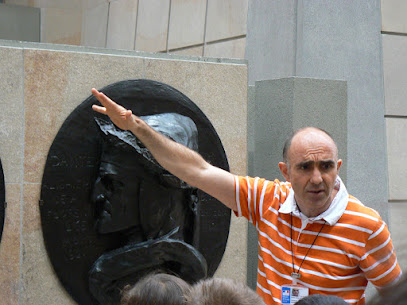 Guide Conférencier : Maxime Paz, Musée à Paris 20