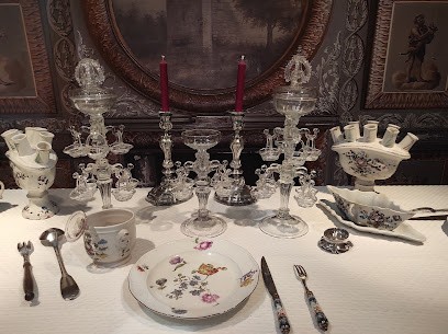 Musée Départemental De La FAÏENCE Et DES ARTS DE LA TABLE, Musée à Samadet