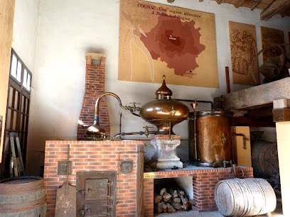 Le Musée du Pastel, Musée à Saint Aulaye-Puymangou