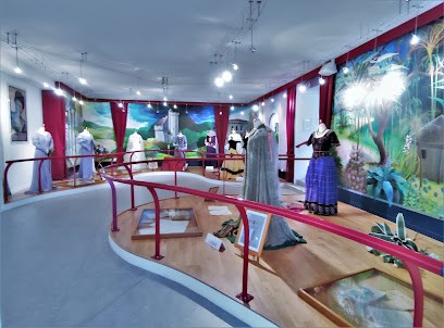Centre culturel et musée Mado Robin, Musée à Yzeures-sur-Creuse